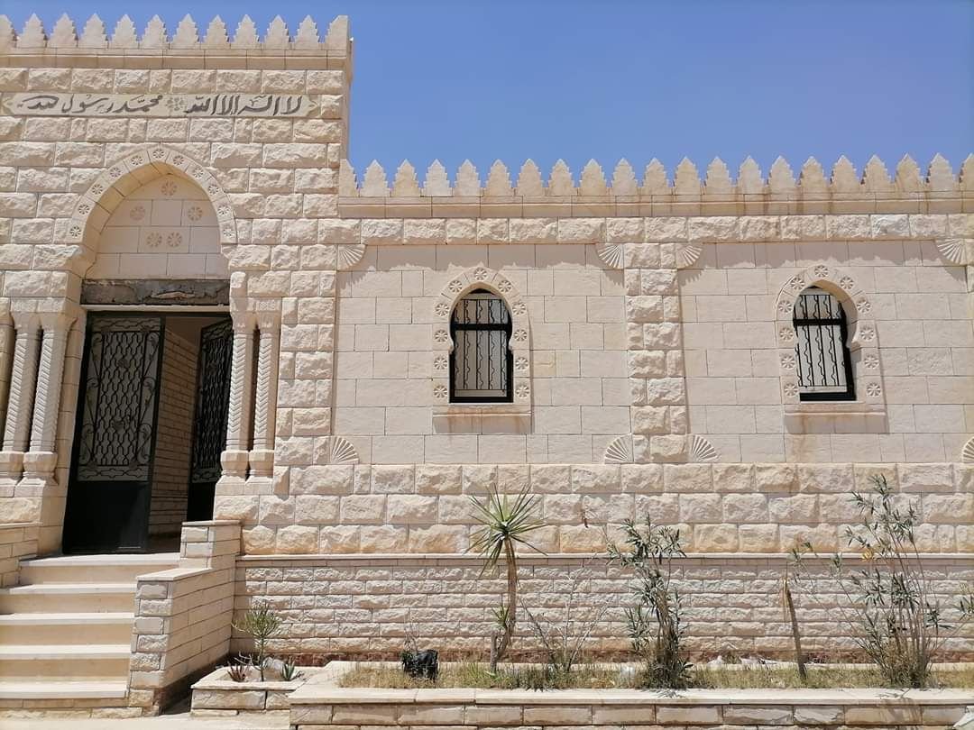 مقابر للبيع بمساحات مختلفة